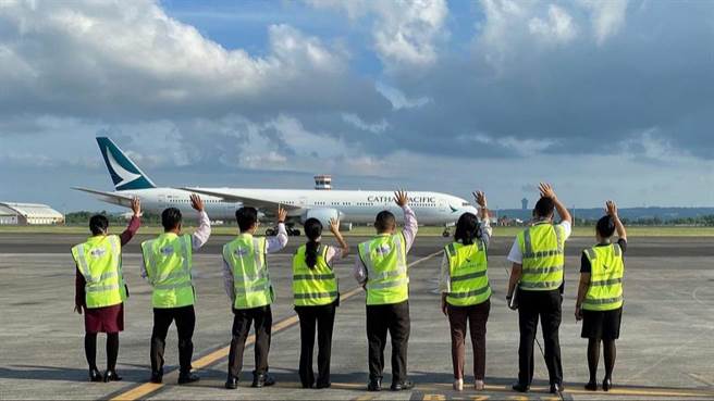 《香港国安法》阴影下，国际移民博览参观人数增60％，预料明年港人移民潮续增。（国泰航空IG）