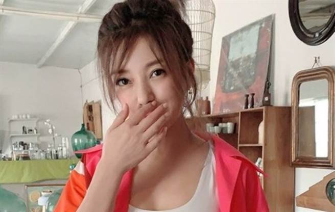 赵薇自从被封杀后，目前下落不明。（图／IG@赵薇）