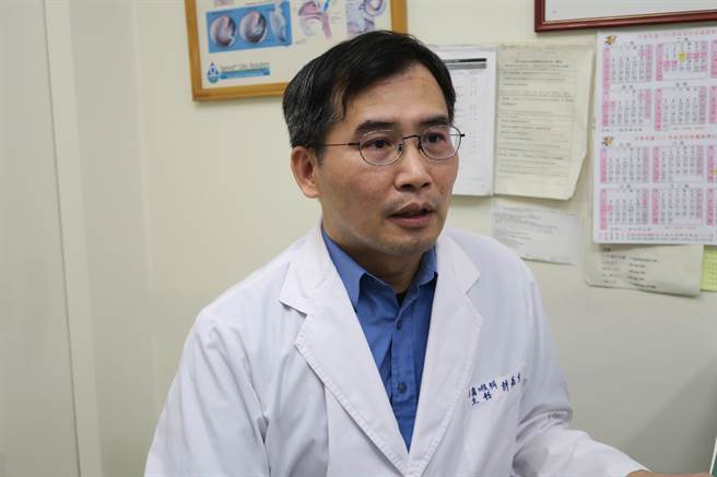  许嘉方强调，下颔癌确实少见，但恶性比例高，临床上也出现过肥胖患者以为是双下巴，而轻忽延误治疗黄金期，民眾平时应该多加注意，若在下巴处摸到肿块，或顏面神经麻痹那就是警讯。（院方提供／吴建辉彰化传真）