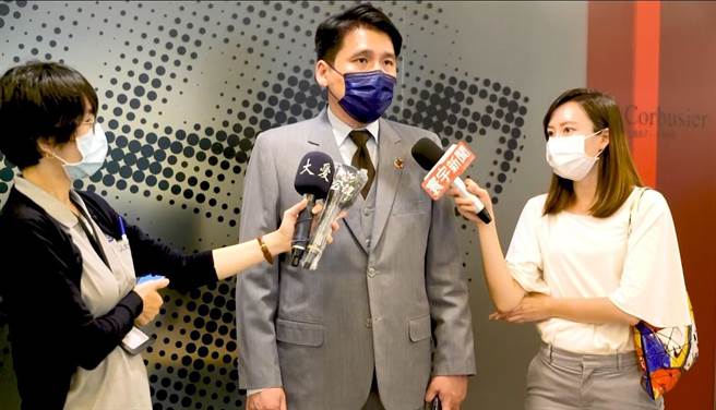 大学指考今日放榜，文化大学教务长方元沂今(31)日出面回应缺额率高相关问题。(李侑珊翻摄)