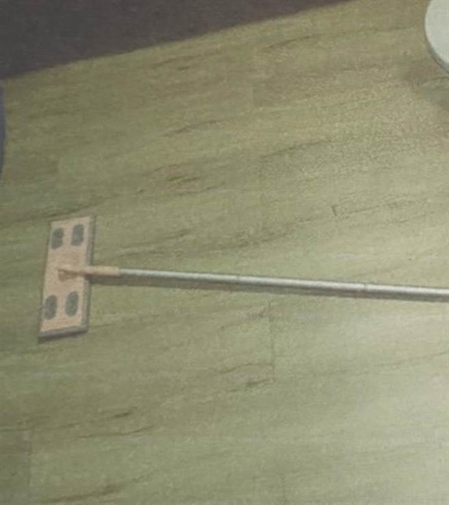 疑似施暴女童的工具。(民眾提供／曹婷婷台南傳真)