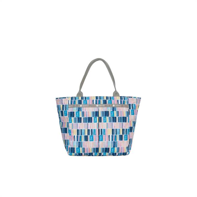 LeSportsac小型日常托特包 (缤纷石英).，3150元。（LeSportsac提供）