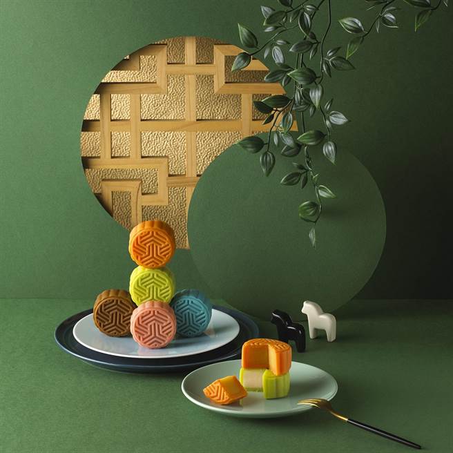 IKEA 中秋月饼礼盒，每盒包含五种风味，包含：接骨木柠檬、越橘覆盆莓、蓝莓、芒果及咖啡等五种口味。（IKEA提供）