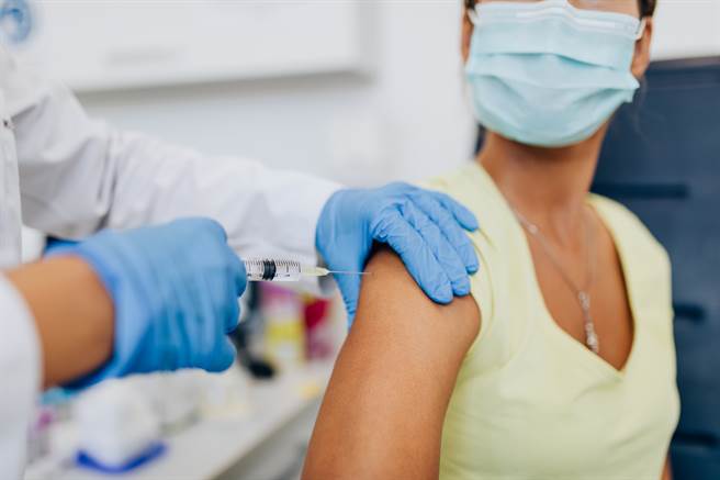 疫苗打亂免疫疾病者的自體防禦？ 注射前必知自保要訣。(示意圖/Shutterstock)