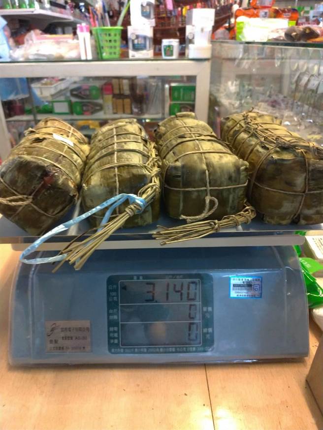 移民署嘉县专勤队在嘉义市查获没有标示来源的荷叶包肉。（嘉县专勤队提供／张亦惠嘉县传真）