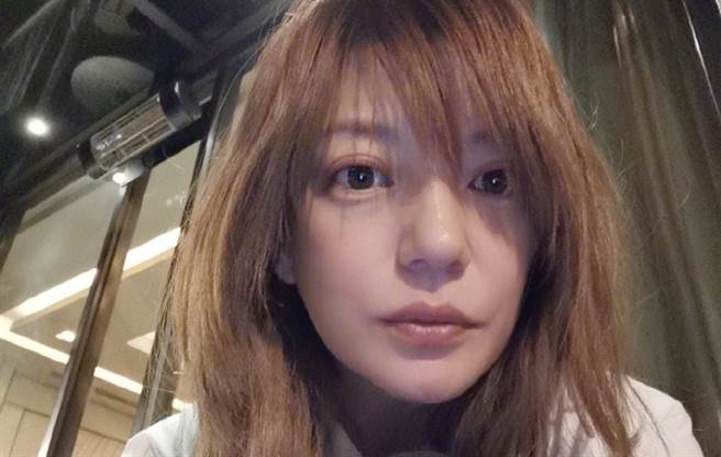 大陆女星赵薇目前行踪不明。（图／微博@赵薇）