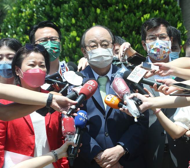 立法院新會期開始，民進黨團總召柯建銘今天表示，新會期要的挑戰除了總預算案，還要面對修憲，如果沒有達成朝野共識就很難併入2022大選。(資料照，陳怡誠攝)