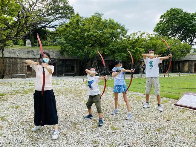 淡水古蹟博物馆搭运动潮，推中秋射箭体验赛免费参加（戴上容摄）