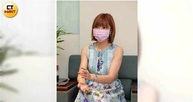 议员彭佳芸指出，霸凌案延烧至今1年半，校长非但不妥善处理，却下令揪出举报者，明显督导上出了大问题。（图／马景平摄）