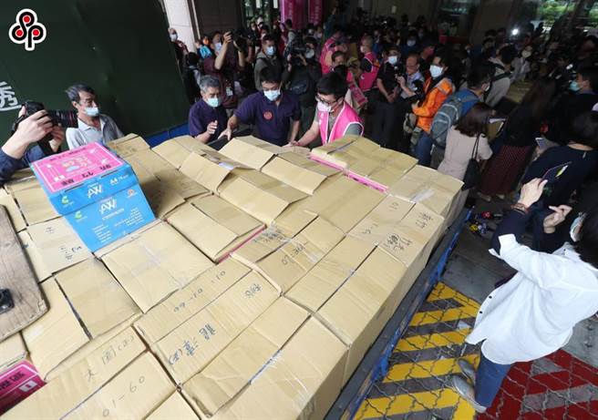 因应藻礁公投，行政院日前提出「三接外推案」，方案内容包括在环评许可的范围内，将工业港再外推455公尺。（报系资料照）