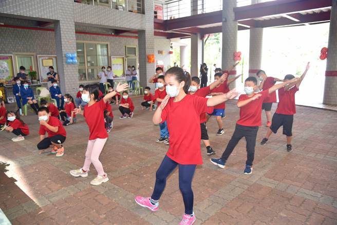 南投国姓乡长福实验小学1日举行揭牌典礼。（南投县政府提供／陈淑娥南投传真）
