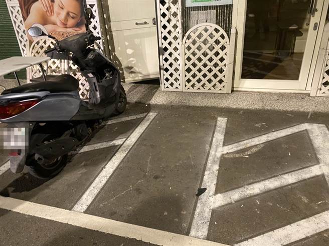 疑似停车纠纷桃园男子上网指控机车遭放爆裂物。（警方提供／吕筱蝉桃园传真）