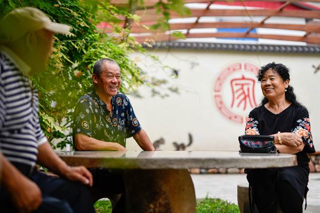 据大陆财联社报导，近日大陆国家发展改革委下达2021年中央预算内投资70亿元人民币，用以支持养老和托育服务体系建设。（示意图，新华社）