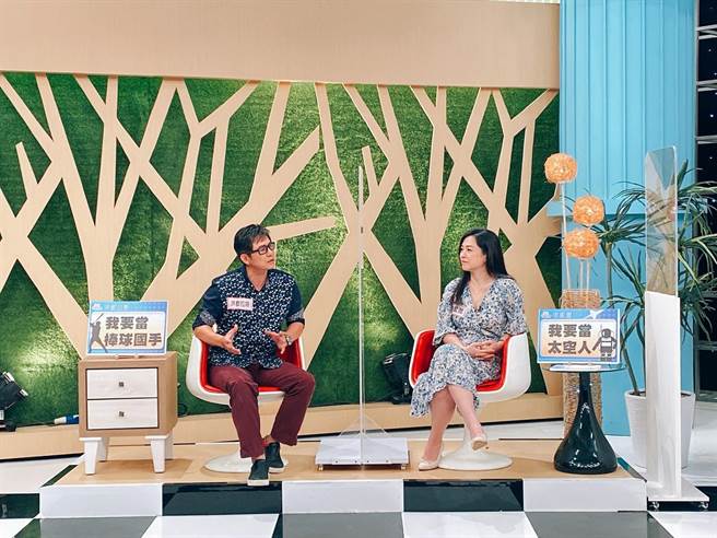 洪都拉斯（左）曾梦想当棒球选手，张凤书（右）则想当太空人。（民视提供）