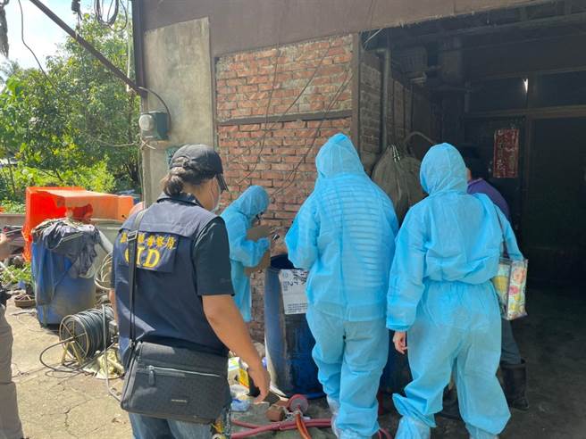 厨余养猪禁令上路首日嘉义县政府邀集防疫、农政、环保、警察与政风单位全面启用联合稽查。（嘉县家畜所提供／张亦惠嘉县传真）