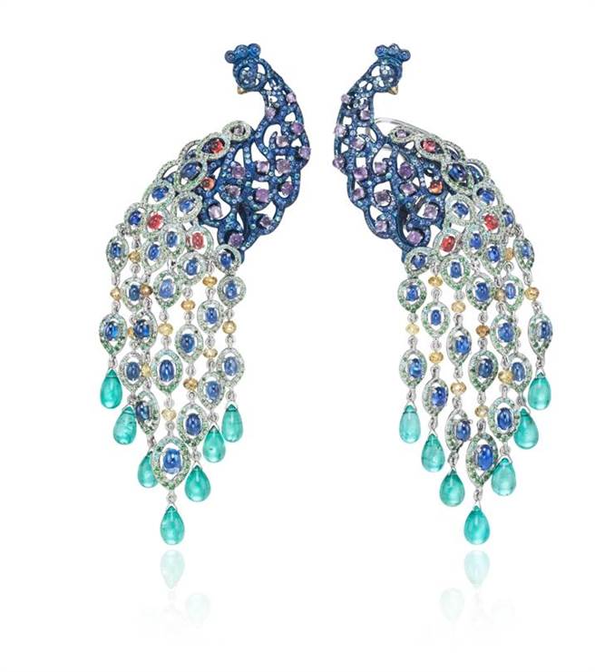 台北101 Chopard蕭邦動物世界系列耳環，價格店洽。（台北101提供）