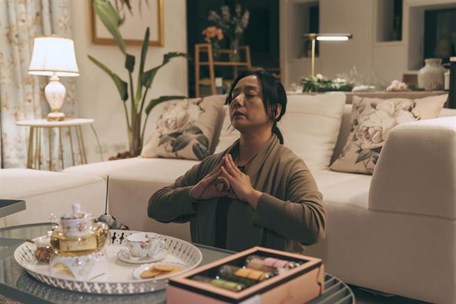 高慧君在《我愿意》饰演学校辅导老师。（络斯本娱乐制作提供）