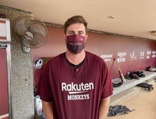 樂天桃猿新洋投狂威。（毛琬婷攝）