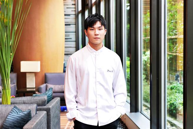 中租企业总裁辜仲立透过中实控股旗下艾斯奇餐饮经营美食事业，26日宣布延揽曾在米其林星级餐厅担任主厨的吴定佑（如图），将共同打造新品牌法式餐厅，预计年底前开幕迎宾。（中租企业提供）