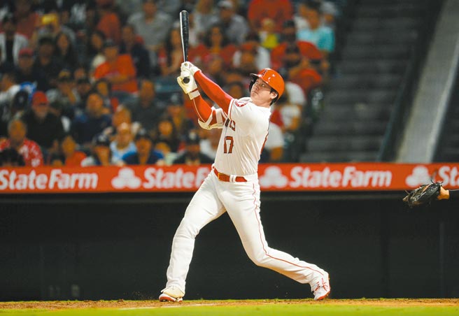 大谷翔平在5局下挥出阳春全垒打，助天使以6比5领先洋基。（路透）