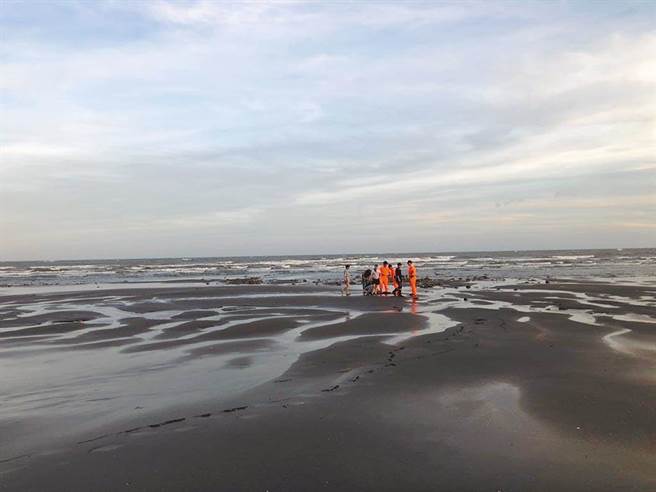 龙姓男子摔死5月大女婴后缠成木乃伊藏冰箱，又揪小三埋尸沙滩，高院开庭时却翻供辩不知情。(中时资料库)