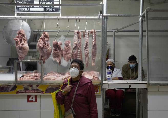 美洲地区还需要5.4亿剂疫苗，以确保境内各国可以为至少60%人口进行疫苗接种。 (图/美联社) 