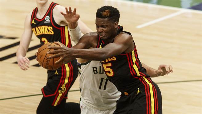 老鹰与坎培拉提前续约(路透社资料照)