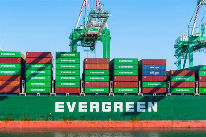 有网友买航运股惨赔138万。（图／shutterstock）