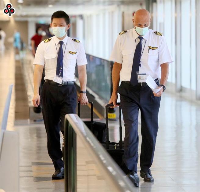 機師工會呼籲政府讓長班返國的機組員一律隔離14天、期間不得派飛，以降低組員交叉感染風險。（本報資料照）