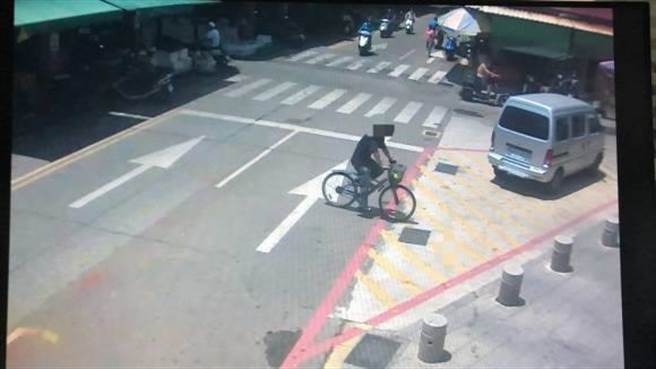 警方調閱數十支監視器，一再比對才確認嫌犯影像。（警方提供）