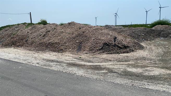 洪清山说，光这次他损失就超过300万以上，他们只希望要公平对待，灾害是大家有，为什么要设门槛。(吴建辉摄)