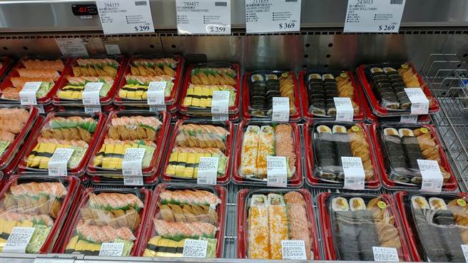 美式卖场好市多生鲜食品区的寿司相当热销。(示意图/摘自Costco好市多 商品经验老实说)