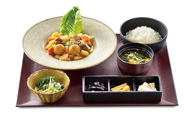 胜博殿新食感蔬肉丸野菜定食，330元。（胜博殿提供）