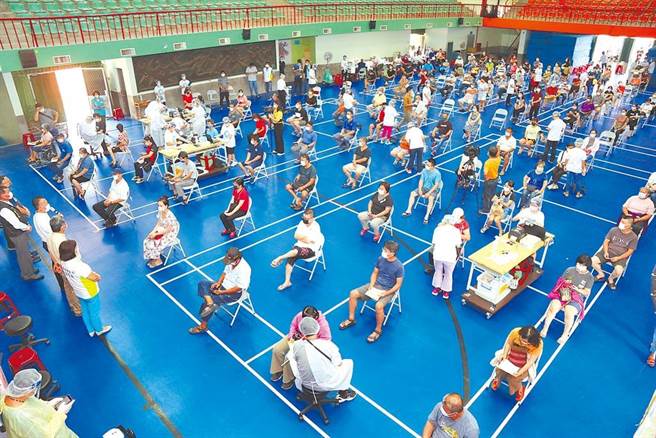 台北市有1名新冠肺炎确诊个案出现「校正回归」，卫福部长陈时中也罕见说重话要北市府介入督导。（本报资料照）