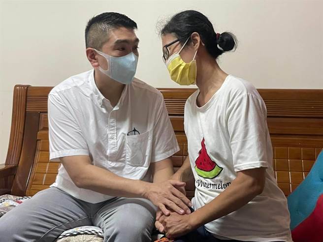 国民党前立委谢国梁痛批卫福部制定赔偿程序旷日费时。（摘自谢国梁脸书／陈彩玲基隆传真）