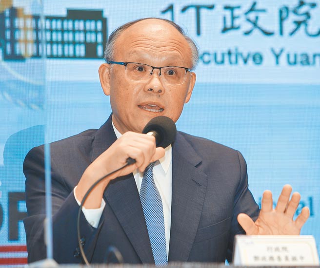 行政院政务委员邓振中