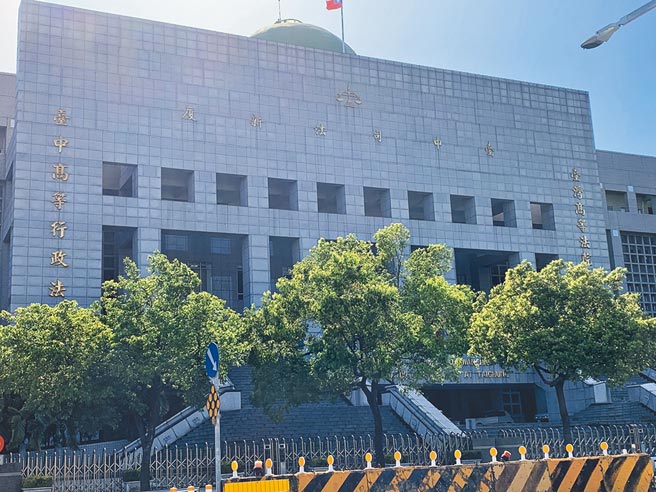 楼姓男子与他人谈判债务问题未果后撂人闹事，其中2人竟开枪扫射造成1死1重伤，一审判10年6月刑期，二审认为证据无法明确显示楼男与杀人有关，改判无罪。（林欣仪摄）