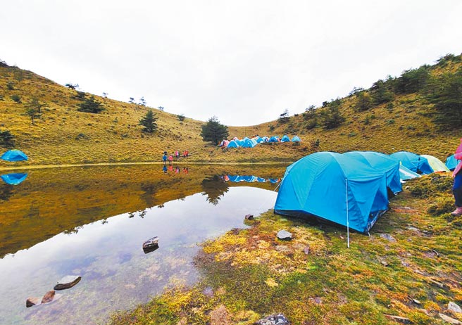 台东嘉明湖热门登山路线衍生乱象，部落与林管处拟推共管机制，相关草案条文却引发争议。（民眾提供／庄哲权台东传真）