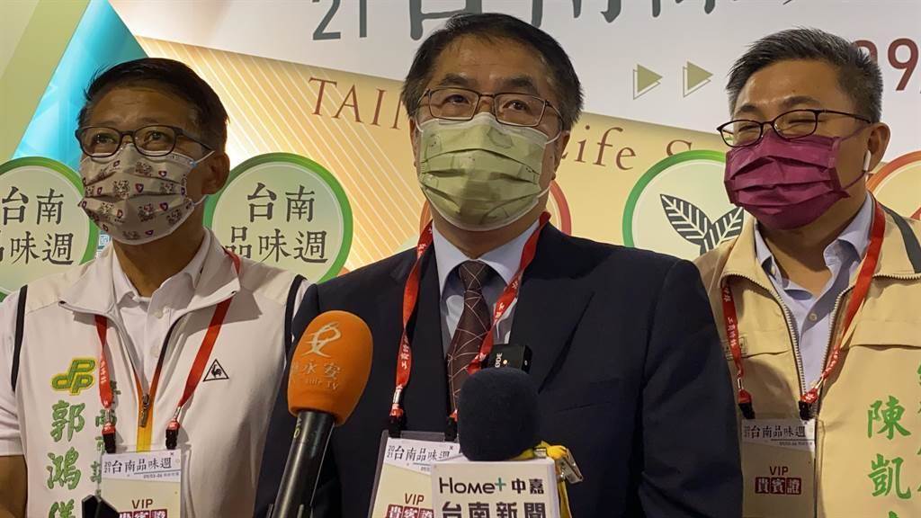 台南市長黃偉哲回應八大行業陳情，強調會轉達心聲給中央。（曹婷婷攝）
