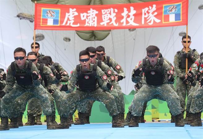 图为去年九三军人节，虎啸部队战技社表演战技。（中时资料照）