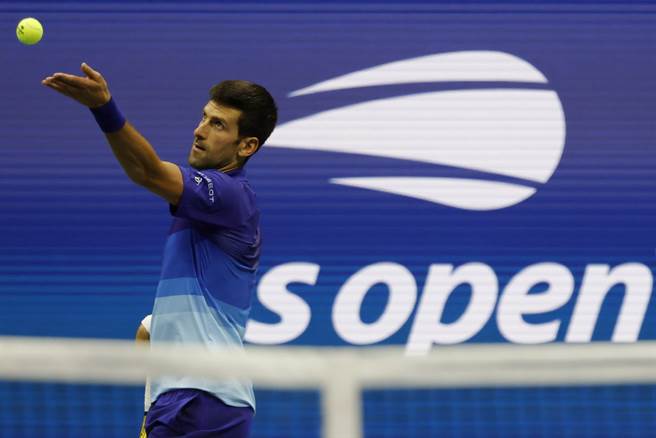 球王乔柯维奇继续朝着年度全满贯目标迈进。(路透)