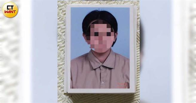 阮男被逮捕时他正和新女友热恋中，令员警毛骨悚然的是女友证件照长相恍若是其大学女友刘佳颖长大后的模样，相似度高达95%。（图／读者提供）