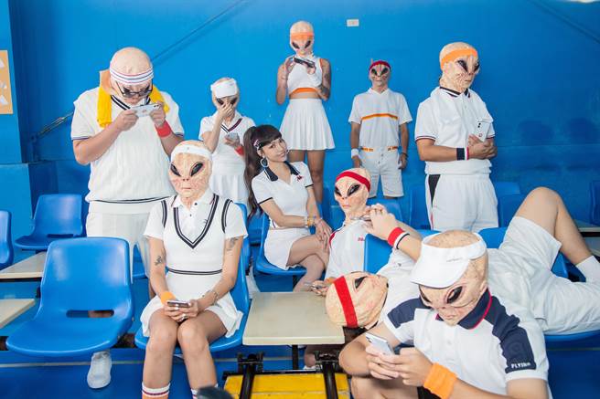 林采欣推出新歌〈确可 CHECK〉。（华纳提供）