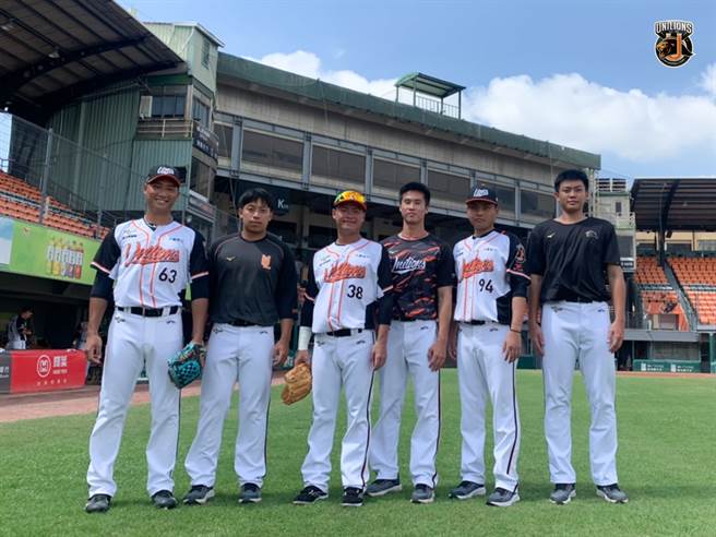 统一狮谢修铨（左起）、杨孟沅、蔡钲宇、李承鸿、杨竣翔、刘志宏。（统一狮提供）