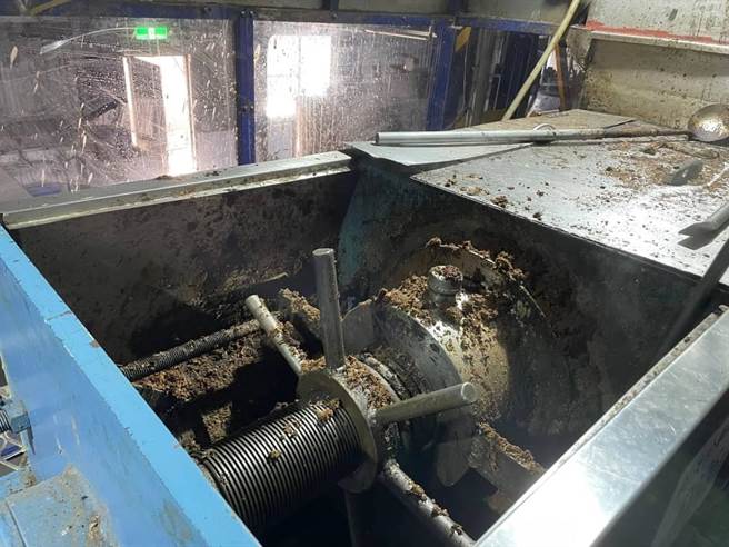 泓桥公司原预计可负责100吨，但目前只能处理70吨，下周将会补齐人力，以提升厨余处理量。（桃园市政府环保局提供／陈梦茹桃园传真）