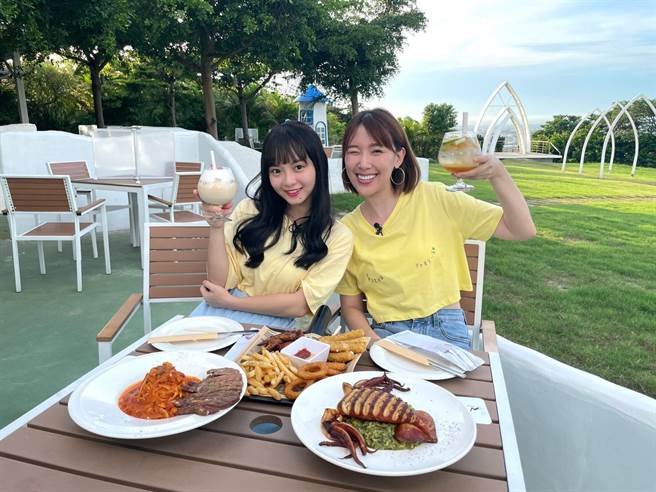 李懿揪小萝莉陈诗雅到湖口网罗美食。（年代提供）