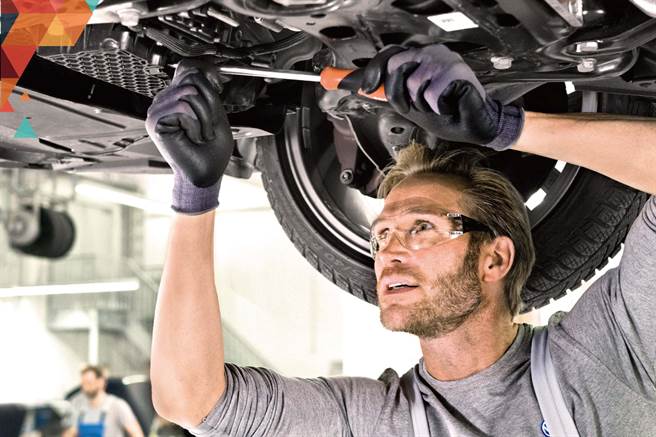 VW秋季健检起跑 原厂保养耗材零件75折起。(图/陈大任传真)