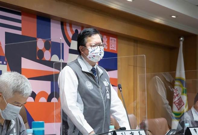 长荣机师违规聚餐，桃园市长郑文灿表示，若违规行为属实，将会依法开罚10万到100万元。（图／桃园市政府提供）