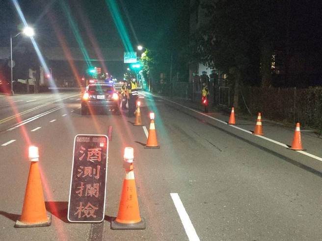 湖內警方於9月1日起，連續執行為期3天的交通違規大執法，希望藉此降低交通事故發生率。（翻攝照片／林瑞益高雄傳真）