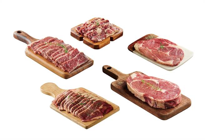全联「烧肉同话-豪华老饕首选烧烤组」，美国外侧横膈肌300g、美国板腱烧烤片300g、美国无骨牛小排烧烤片300g、美国特选肋眼牛排300g、美国顶级牛梅花牛排300g，500组，1699元。（全联提供）